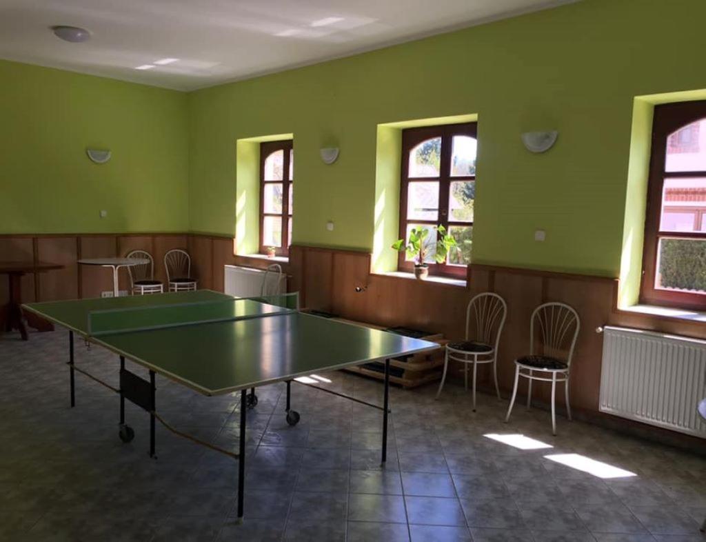 Hubertus Vendeghaz Hotell Parád Exteriör bild